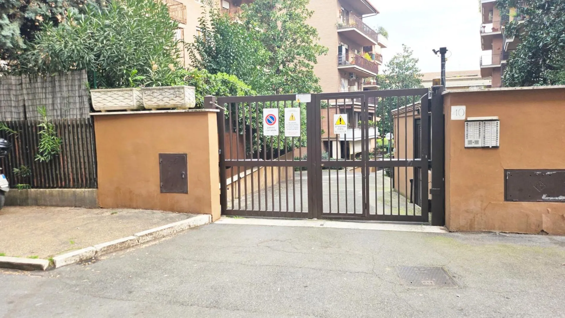 Cozy Penthouse With Terrace In Rome Pet Friendly Apartment